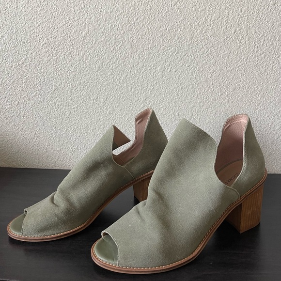 Chinese Laundry Booties - Picture 6 of 6